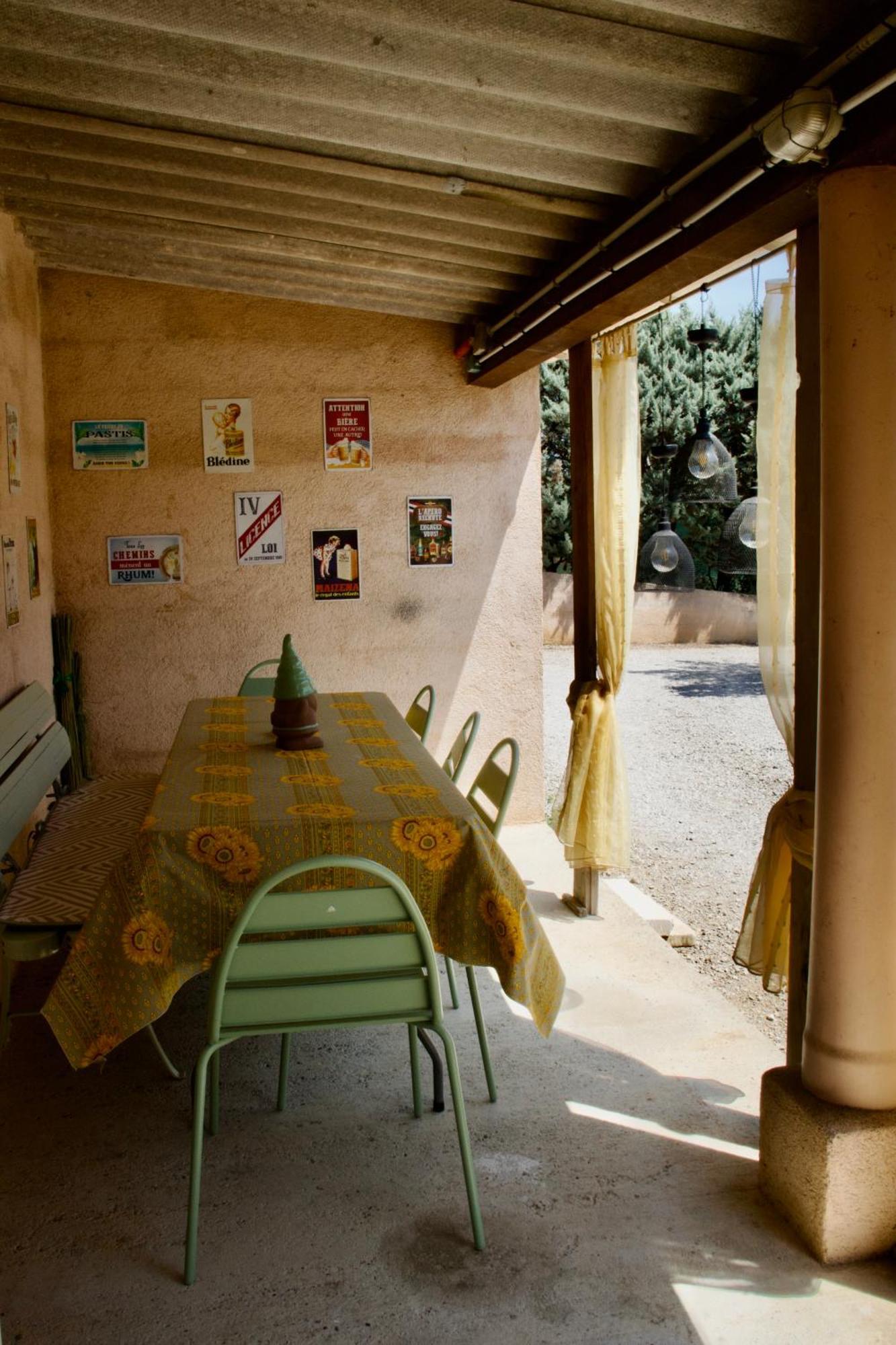 Bed and Breakfast La Bastide des Roses à Saint-Julien-d'Asse Extérieur photo