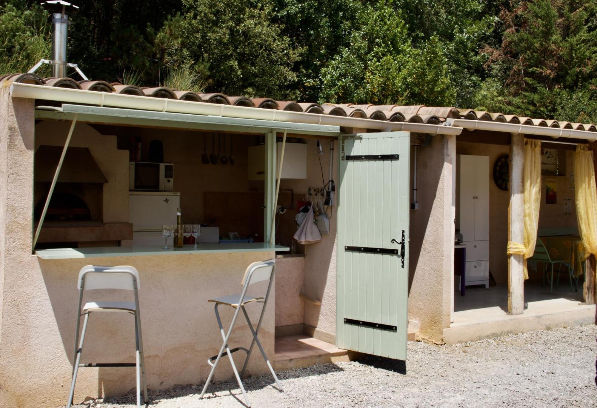 Bed and Breakfast La Bastide des Roses à Saint-Julien-d'Asse Extérieur photo