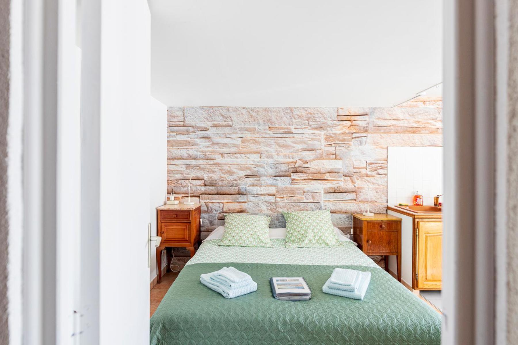 Bed and Breakfast La Bastide des Roses à Saint-Julien-d'Asse Extérieur photo