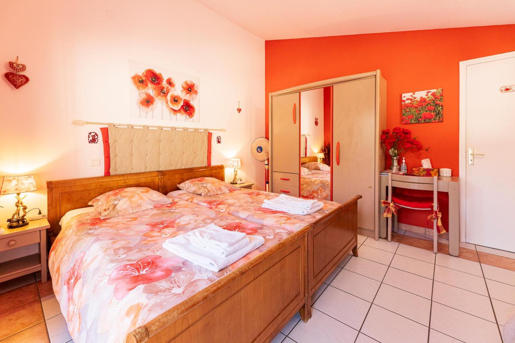 Bed and Breakfast La Bastide des Roses à Saint-Julien-d'Asse Extérieur photo