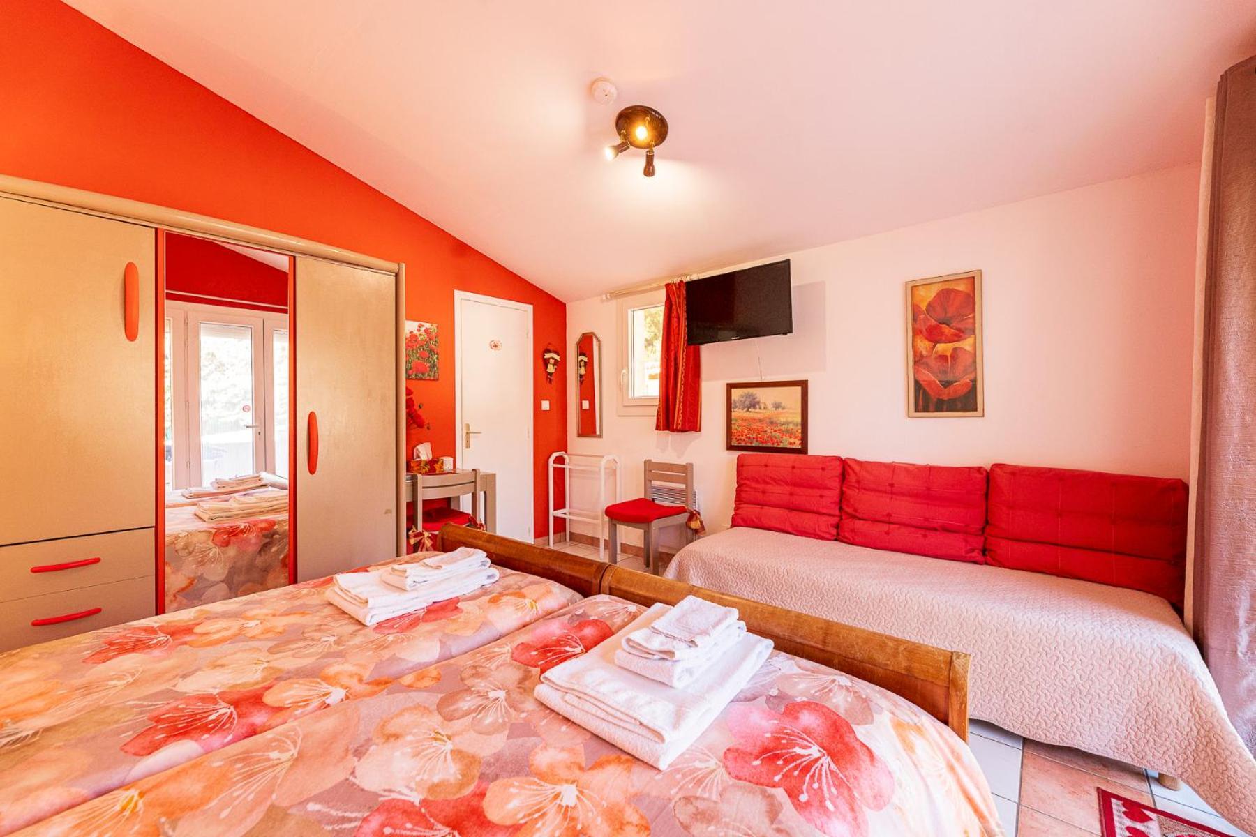 Bed and Breakfast La Bastide des Roses à Saint-Julien-d'Asse Extérieur photo