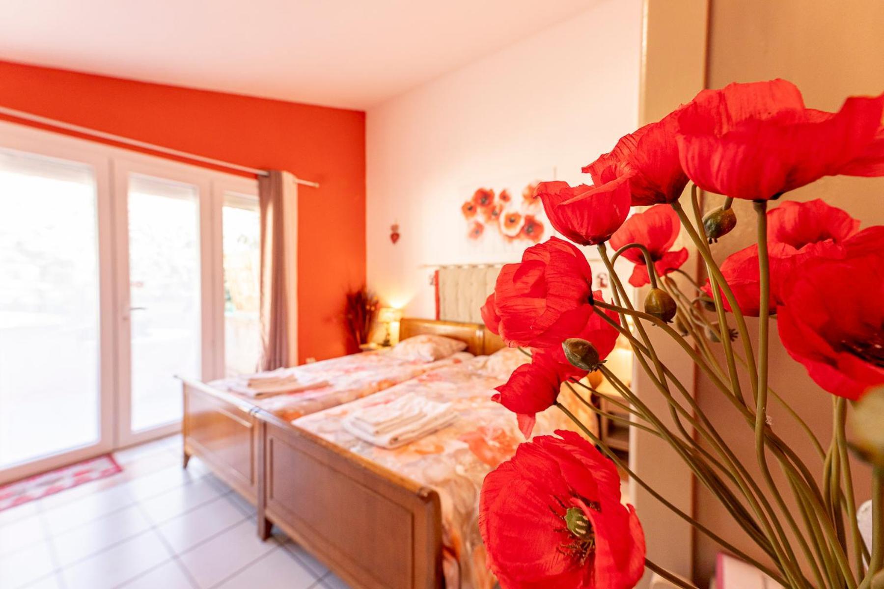 Bed and Breakfast La Bastide des Roses à Saint-Julien-d'Asse Extérieur photo